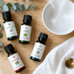 quelle huile essentielle pour déboucher le nez, huiles essentielles sur table